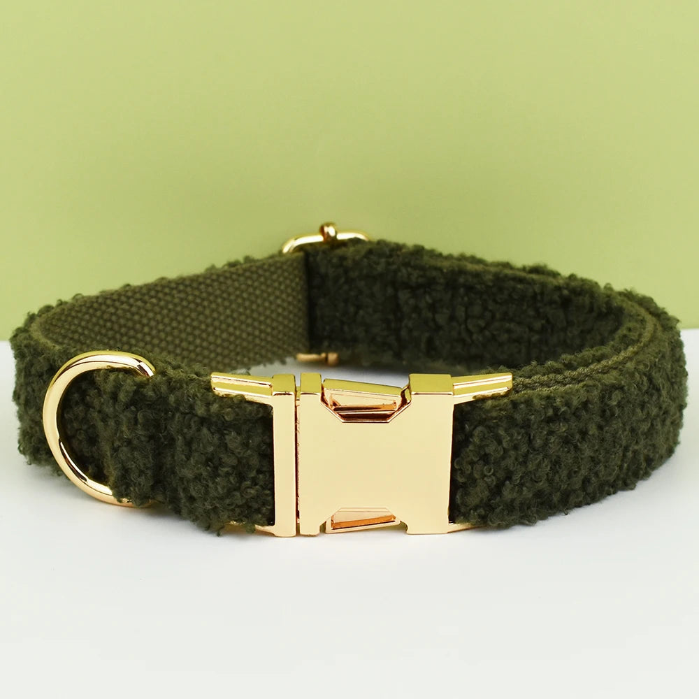 Collar Artesanal Tejido para Perros - Diseño Navideño de Terciopelo Verde para Pequeños