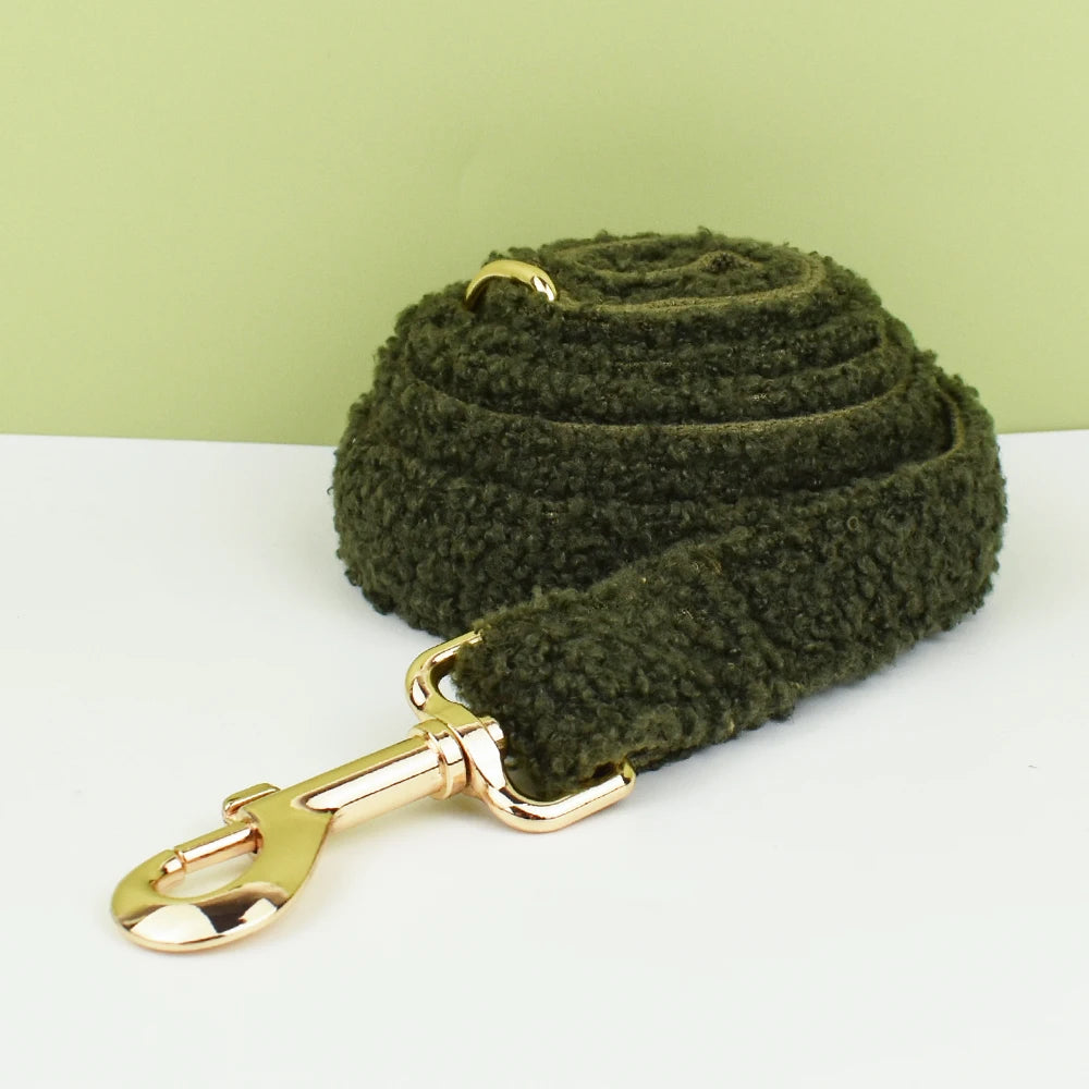 Collar Artesanal Tejido para Perros - Diseño Navideño de Terciopelo Verde para Pequeños