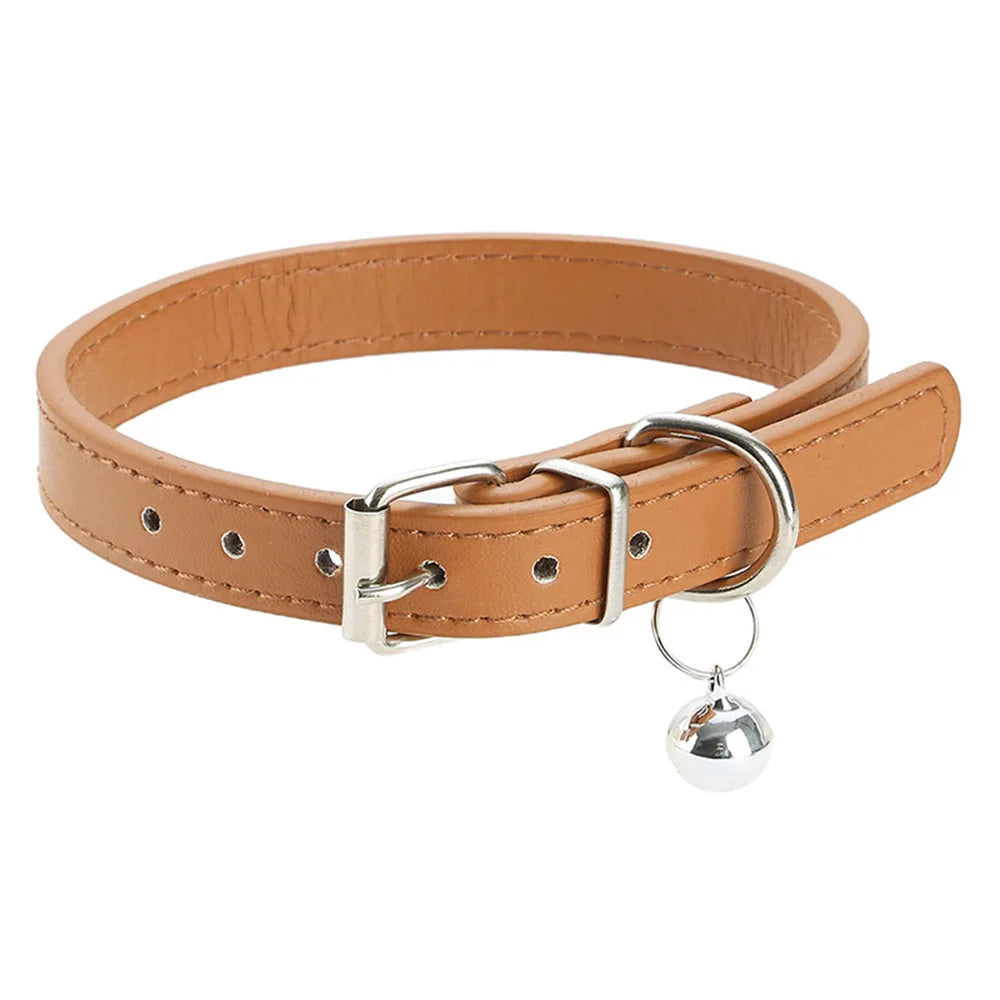 Collar de Cuero con Campana para Perros y Gatos - Estilo Simple y Elegante