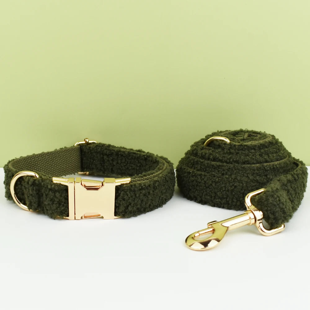 Collar Artesanal Tejido para Perros - Diseño Navideño de Terciopelo Verde para Pequeños