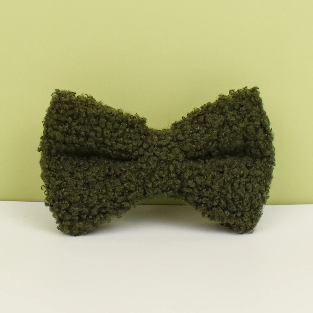 Collar Artesanal Tejido para Perros - Diseño Navideño de Terciopelo Verde para Pequeños